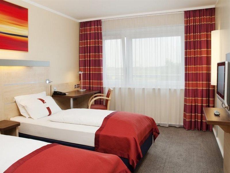 Holiday Inn Express Stuttgart Airport, An Ihg Hotel Ляйнфельден-Ехтердінген Екстер'єр фото