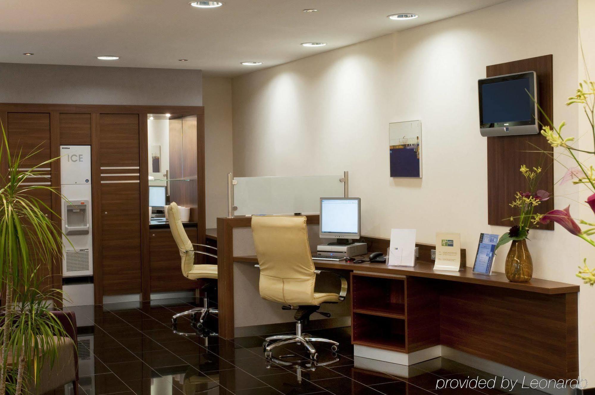 Holiday Inn Express Stuttgart Airport, An Ihg Hotel Ляйнфельден-Ехтердінген Екстер'єр фото