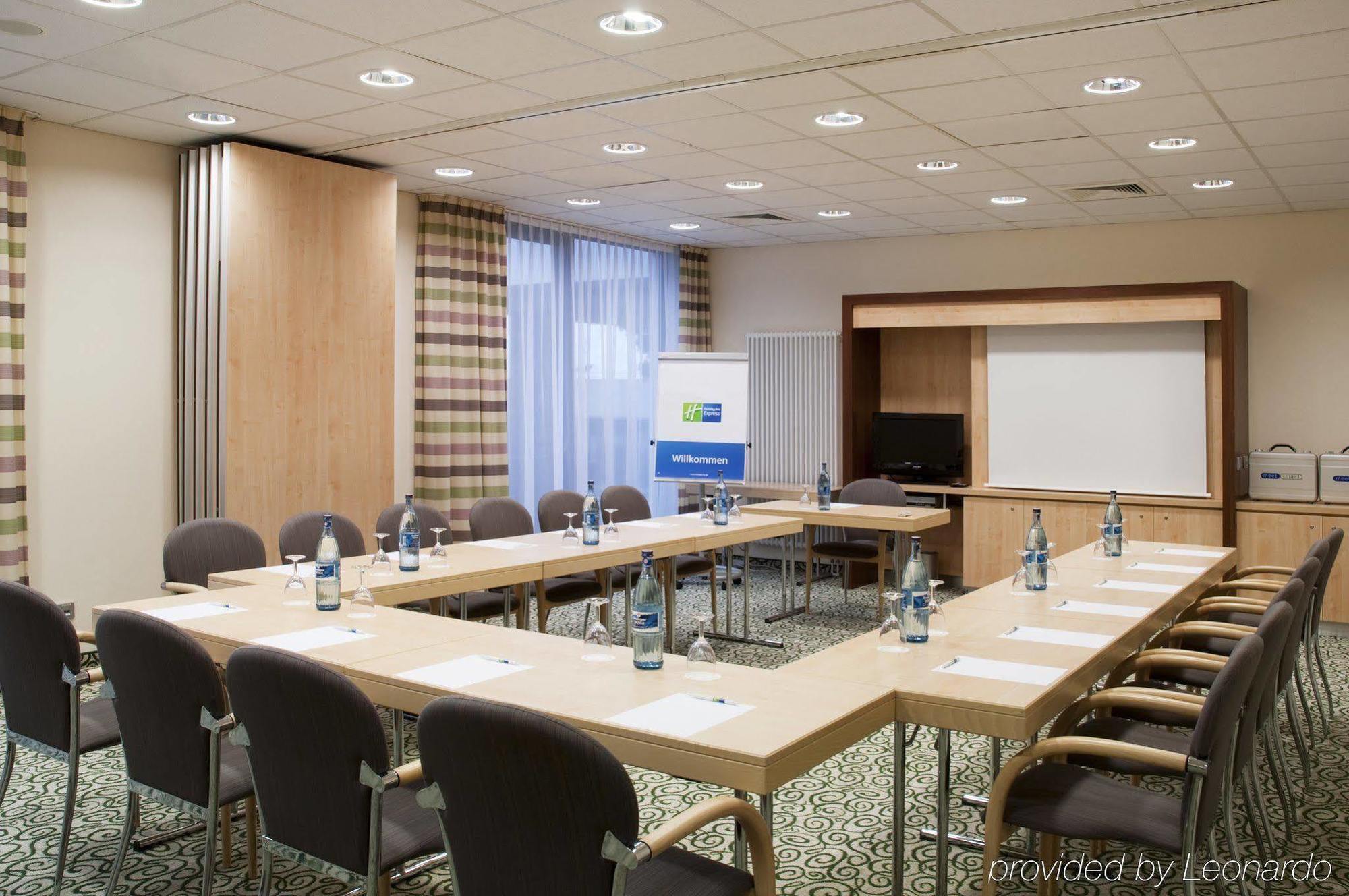 Holiday Inn Express Stuttgart Airport, An Ihg Hotel Ляйнфельден-Ехтердінген Екстер'єр фото